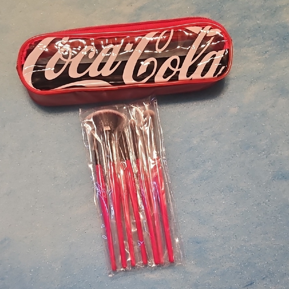 Morphe X Coca-Cola Makeup Brush Set